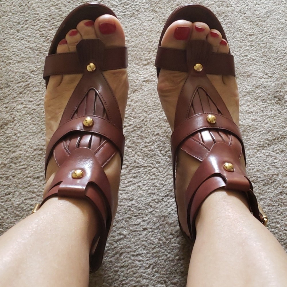 Juicy couture  leather platform gladiators